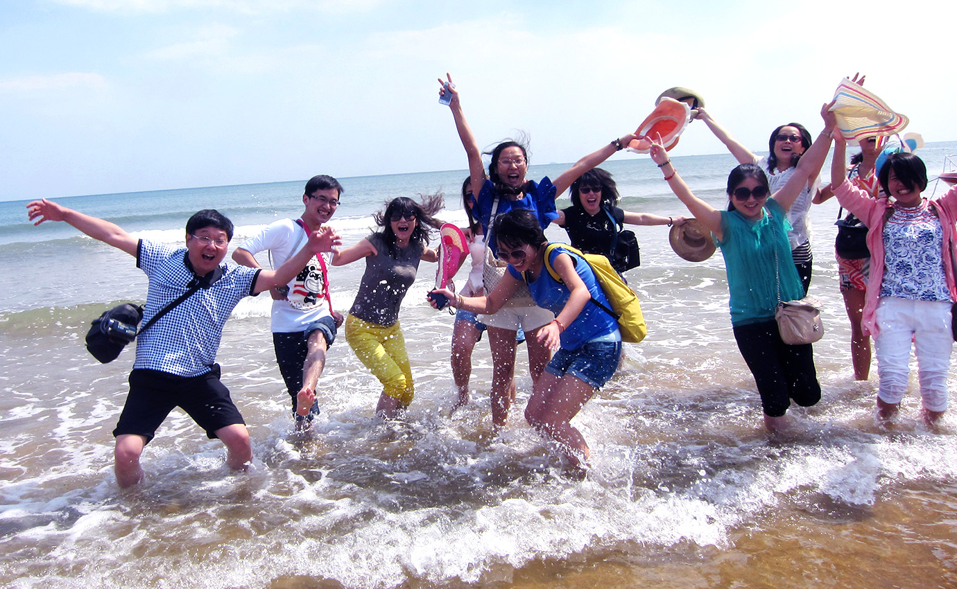 海風(fēng)撲面，心隨浪涌